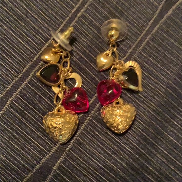 Vintage Avon Earrings - Picture 1 of 4